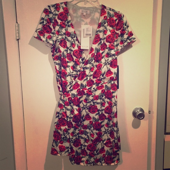 NWT WYLDR urban outfitter floral wrap dress - Picture 2 of 5